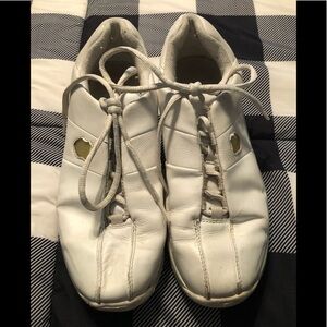 K-Swiss tennis shoes